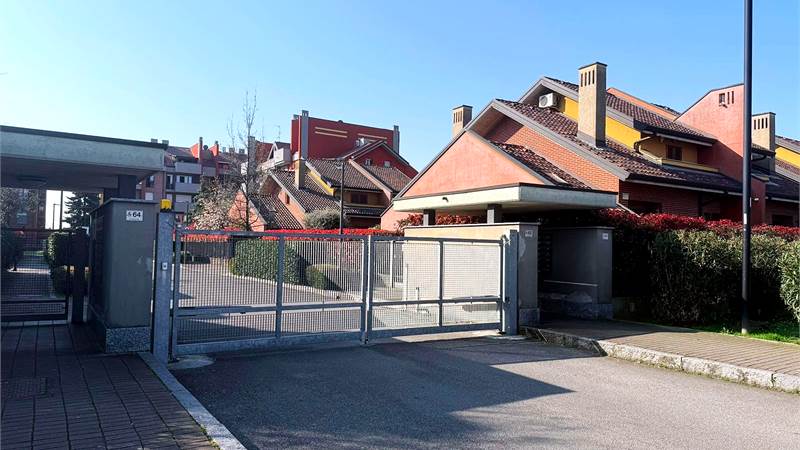 Trilocale con box doppio in vendita a Bovisio Masciago